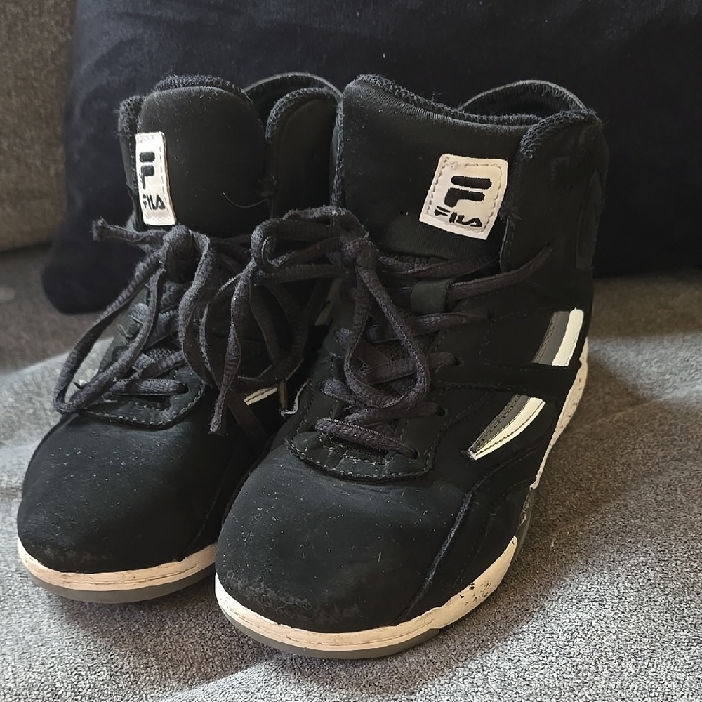Fila Kids Size 1 Black High-Top Sneakers